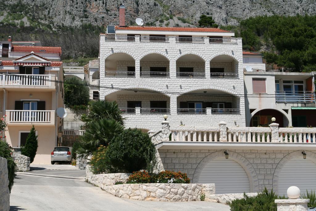 Beachfront Xxl - 2 Apartments Together - Lokva Rogoznica Exterior photo